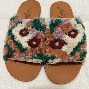 Free people slip on sandals- Women’s size 7, new